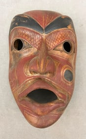 PACIFIC NORTHWEST COAST (PNC) NATIVE AMERICAN OR FIRST NATIONS ART. - Height: 8.5 inches.
