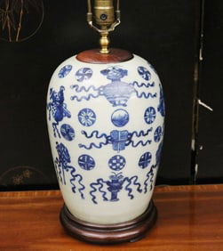 CHINESE OVOID PORCELAIN VASE MOUNTED AS TABLE LAMP. - Vase portion, H: 11 1/2 in.