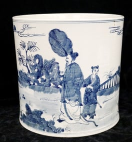 CHINESE KANGXI-STYLE BLUE AND WHITE DECORATED PORCELAIN BITONG OR BRUSH POT. - Height: 7.75 inches.