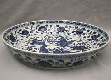 CHINESE BLUE AND WHITE PORCELAIN CHARGER. - D: 16 in.