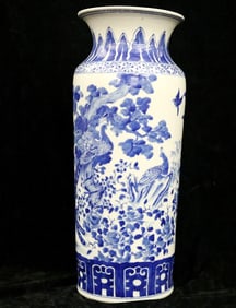 CHINESE BLUE AND WHITE PEACOCK AND PEONY DECORATED PORCELAIN VASE. Qing Dynasty. - Height: 14.75