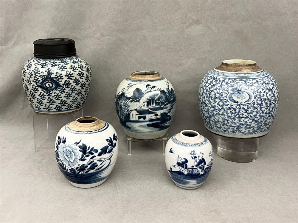 FIVE ASSORTED CHINESE BLUE AND WHITE PORCELAIN GINGER JARS, 19th century. - Largest, H: 7 in. (1 of 17)