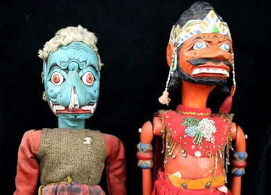 INDONESIAN JAVANESE SUNDANESE WAYANG GOLEK ARTICULATED PUPPETS, - Height: 29 inches.