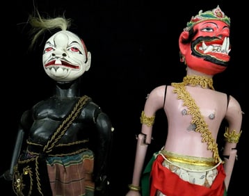 INDONESIAN JAVANESE SUNDANESE WAYANG GOLEK ARTICULATED PUPPETS, - height: 30 inches.