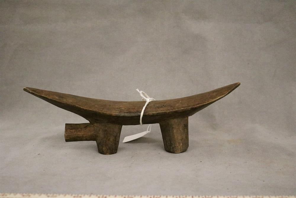 ETHIOPIAN HAMAR OMO VALLEY HEADREST. - Length: 12.5 inches. (1 of 19)