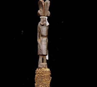 TANZANIAN NYAMWEZI CEREMONIAL FLY WHISK, - lenght: 22 inches.