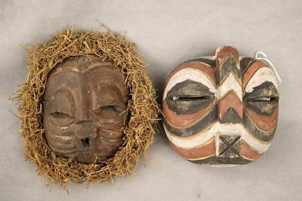 CONGOLESE LUBA KIFWEBE MASKS, - Diameter: 6 tp 7 inches.