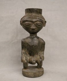 CONGOLESE KUSU ANCESTOR FIGURINE. - Height 11.25 inches.
