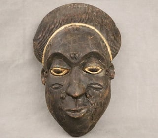 CAMEROONIAN BAMILEKE OR BAMUM PEOPLE OF THE GRASSLANDS MASK, - Height: 12 inches.