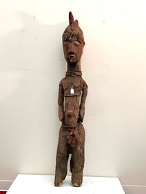 CAMEROONIAN BAMILEKE BANGWA STATUE. - Height: 61 inches.