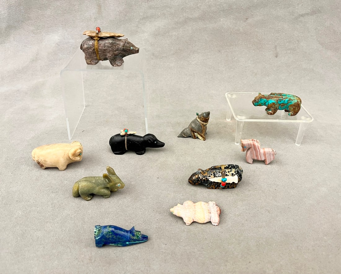 TEN ASSORTED ZUNI FETISH CARVINGS, NEW MEXICO, TRADITIONAL ART OF THE NATIVE AMERICAN SOUTHWEST.: TEN ASSORTED ZUNI FETISH CARVINGS, NEW MEXICO, TRADITIONAL ART OF THE NATIVE AMERICAN SOUTHWEST. Set of ten vintage assorted Zuni Fetish carvings from the Zuni Pueblo in New Mexico, part of the tradit