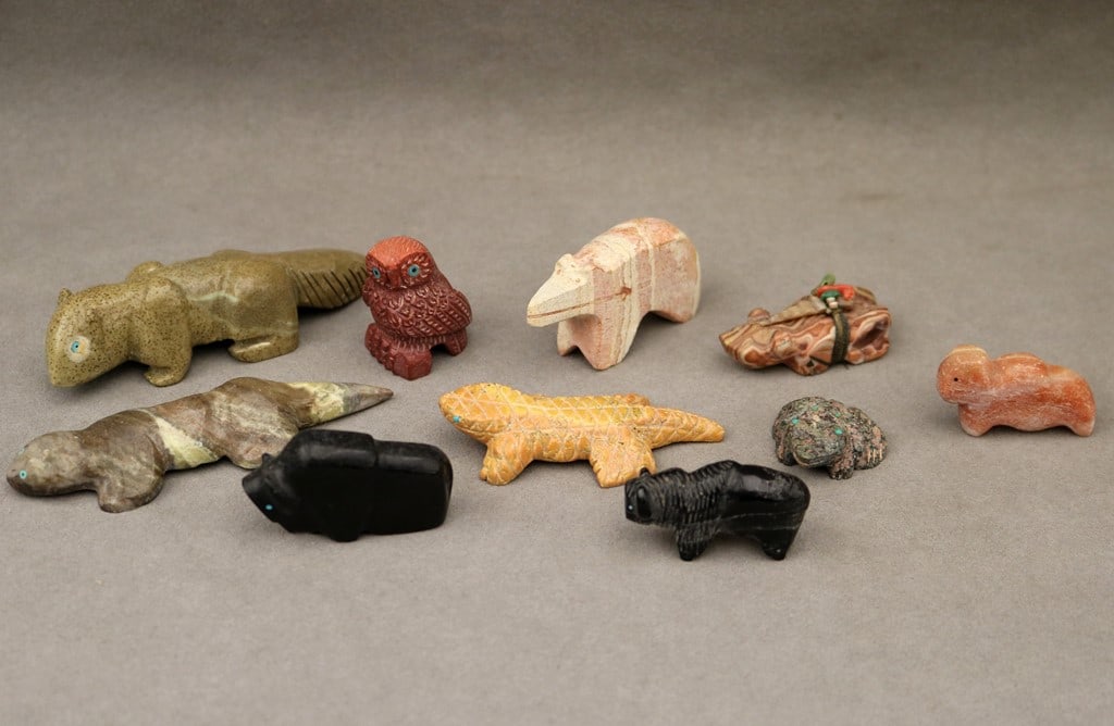 TEN ASSORTED ZUNI FETISH CARVINGS, NEW MEXICO, TRADITIONAL ART OF THE NATIVE AMERICAN SOUTHWEST.: TEN ASSORTED ZUNI FETISH CARVINGS, NEW MEXICO, TRADITIONAL ART OF THE NATIVE AMERICAN SOUTHWEST. Set of ten vintage assorted Zuni Fetish carvings from the Zuni Pueblo in New Mexico, part of the tradit