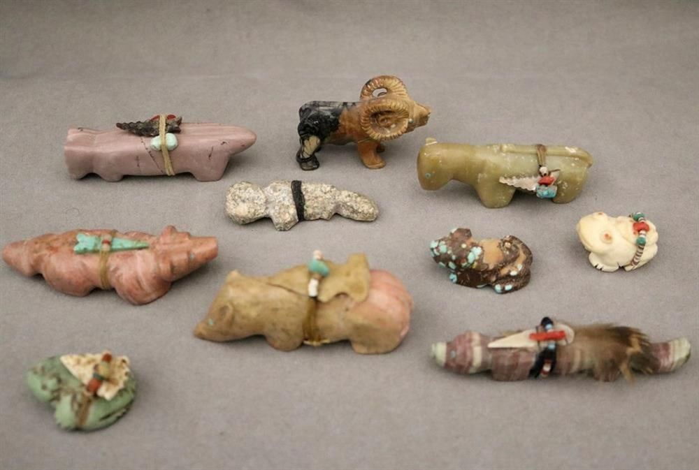 TEN ASSORTED ZUNI FETISH CARVINGS, NEW MEXICO, TRADITIONAL ART OF THE NATIVE AMERICAN SOUTHWEST.: TEN ASSORTED ZUNI FETISH CARVINGS, NEW MEXICO, TRADITIONAL ART OF THE NATIVE AMERICAN SOUTHWEST. Set of ten vintage assorted Zuni Fetish carvings from the Zuni Pueblo in New Mexico, part of the tradit