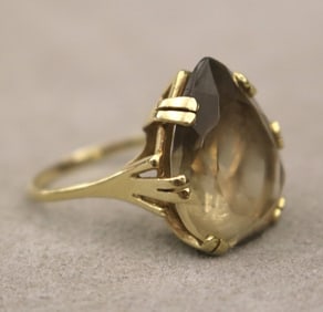 14K YELLOW GOLD AND SMOKY QUARTZ RING