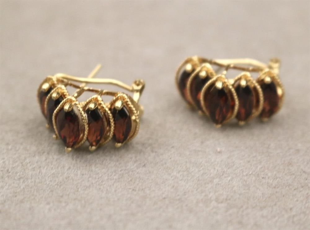 PAIR 14K (585) YELLOW GOLD AND GARNET EARRINGS WITH CLIP-POST BACKS. - L: 3/4 in. (1 of 9)