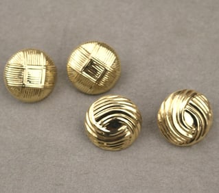 TWO PAIRS 14K BRIGHT-POLISHED YELLOW GOLD CIRCULAR DOMED EARRINGS WITH CLIP-POST BACKS, - D: 1 1/8