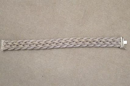 ITALIAN 14K WHITE GOLD BRAIDED STRAP BRACELET, - L: 7 1/2 in. W: 5/8 in. Wt.: 18 dwt