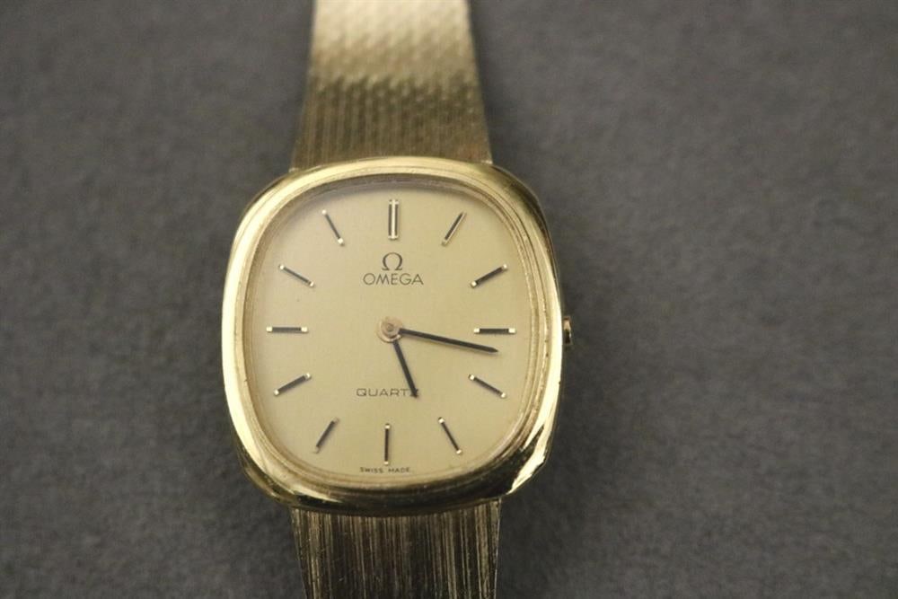 LADY'S OMEGA 14K (585) YELLOW GOLD WRISTWATCH, (1 of 16)