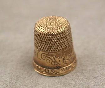 VICTORIAN 10K YELLOW GOLD THIMBLE, - Wt. 2 dwt.