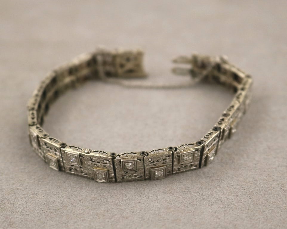 14K WHITE GOLD AND DIAMOND FLEXIBLE PANEL-LINK BRACELET. early 20th century (1 of 20)
