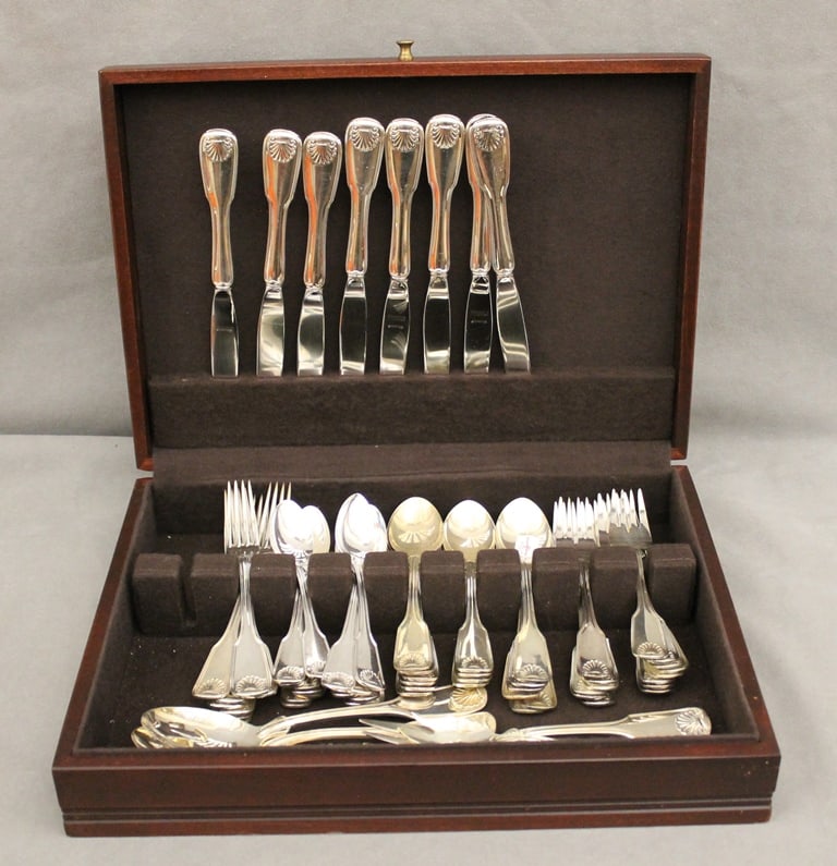 67-PIECE SERVICE REED & BARTON CO. "WINTERTHUR" PATTERN SILVER-PLATED FLATWARE. (1 of 5)