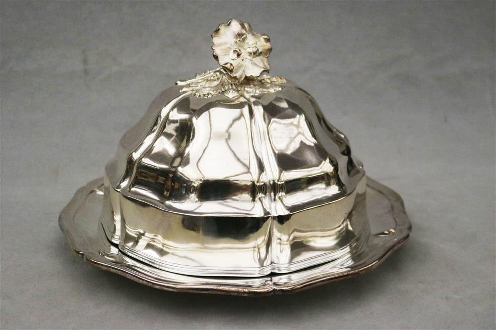 FRENCH CHRISTOFLE HEAVY SILVER-PLATED CHIPPENDALE STYLE SHAPED CIRCULAR PLATTER WITH A DOMED SHAPED (1 of 11)