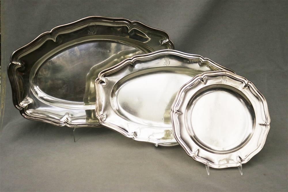 SET THREE CHRISTOFLE HEAVY SILVER-PLATED SERVING PLATTERS. - Larger oblong, L: 21 in. (1 of 18)