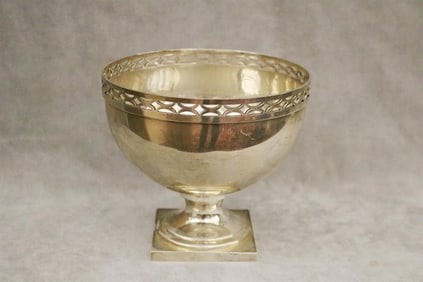 BOARDMAN CO. NEOCLASSICAL STERLING SILVER PEDESTAL-BASE BOWL, - H: 6 1/2 in. D: 7 1/4 in. Wt. 26.8