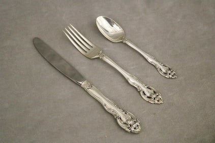 32-PIECE SET GORHAM CO. "LA SCALA" PATTERN STERLING SILVER FLATWARE, - Wt. 39 troy oz. (excluding