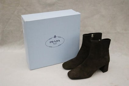 PAIR LADY'S PRADA BROWN SUEDE ANKLEBOOTS WITH BLOCK HEELS, SIZE 39,