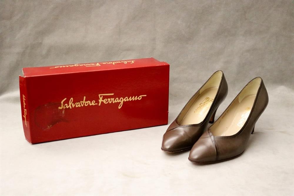 PAIR LADY'S SALVATORE FERRAGAMO BROWN PUMPS OR HIGH HEEL SHOES, SIZE 9B, (1 of 6)