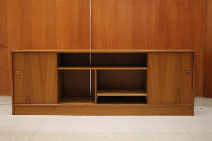 MID CENTURY MODERN DANISH TEAK MEDIA CREDENZA CABINET DESIGNED BY JESPER INTERNATIONAL OF DENMARK.
