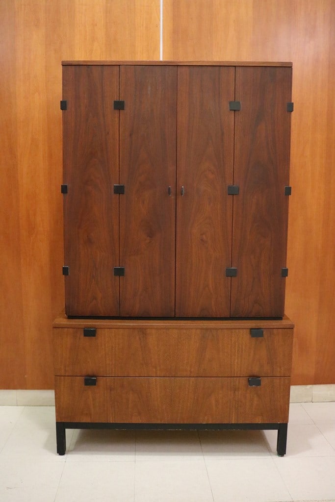 MID-CENTURY MODERN WALNUT GENTLEMEN'S CHEST / BUREAU BY MILO BAUGHMAN FOR DIRECTIONAL. In two parts. (1 of 7)