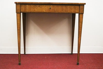 FRENCH NEOCLASSICAL STYLE TULIPWOOD, KINGWOOD AND STRIPED PARQUETRY TABLE A ECRIRE, 19th century. -