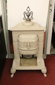 VICTORIAN CAST IRON "CINDERELLA" FRANKLIN PARLOUR STOVE. - H: 44 in. W: 24 in.