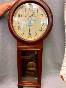 SETH THOMAS OAK CASE PENDULUM WALL CLOCK, late 19th century. - H: 35 3/4 in.