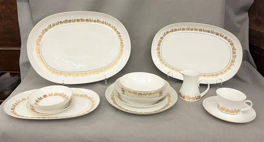 97-PIECE SERVICE SPANISH BLOCK "BIDASOA" PATTERN GILT-DECORATED WHITE CHINA TABLEWARE,