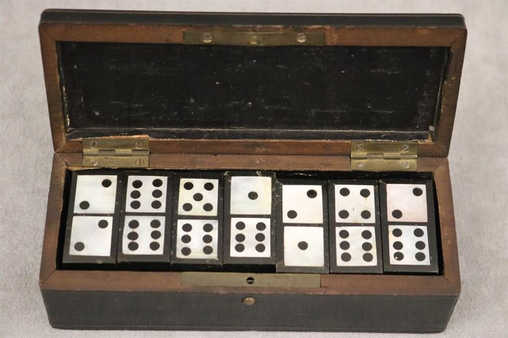 SET EBONY AND MOTHER-OF-PEARL DOMINOES IN NAPOLEON III BOULE INLAID CASE. mid 19th century. - Case, (1 of 2)