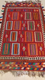 KILIM RUG. - App. 5 ft. 8 in. x 9 ft. 7 in.