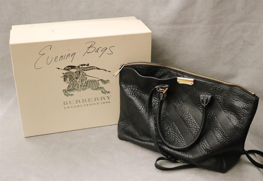 BURBERRY DEWSBURY TOTE BAG. (1 of 9)