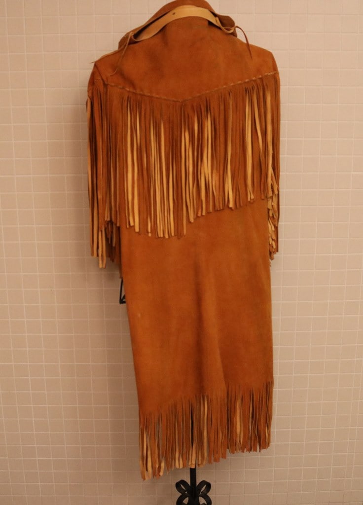 LADY'S NATIVE AMERICAN STYLE MEDIUM BROWN FRINGED SUEDE OR BUCKSKIN DRESS,: LADY'S NATIVE AMERICAN STYLE MEDIUM BROWN FRINGED SUEDE OR BUCKSKIN DRESS. Pullover style