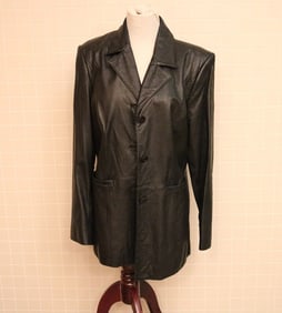 LADY'S LAMBSKIN THREE-BUTTON BLACK COAT, Size M
