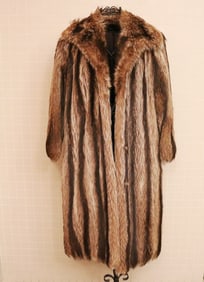 LADY'S VINTAGE LYNX FUR COAT BY DONALD BROOKS .