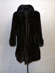 LADY'S VINTAGE BROWN MINK JACKET, Size 16.