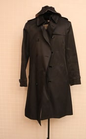 LADY'S BLACK BURBERRY BRIT RAIN OR TRENCH COAT, US Size 12.