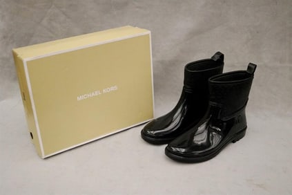 PAIR WOMEN'S MICHAEL KORS "BLAKELY" LOGO-EMBOSSED BLACK ANKLE RAINBOOT, SIZE 9M,