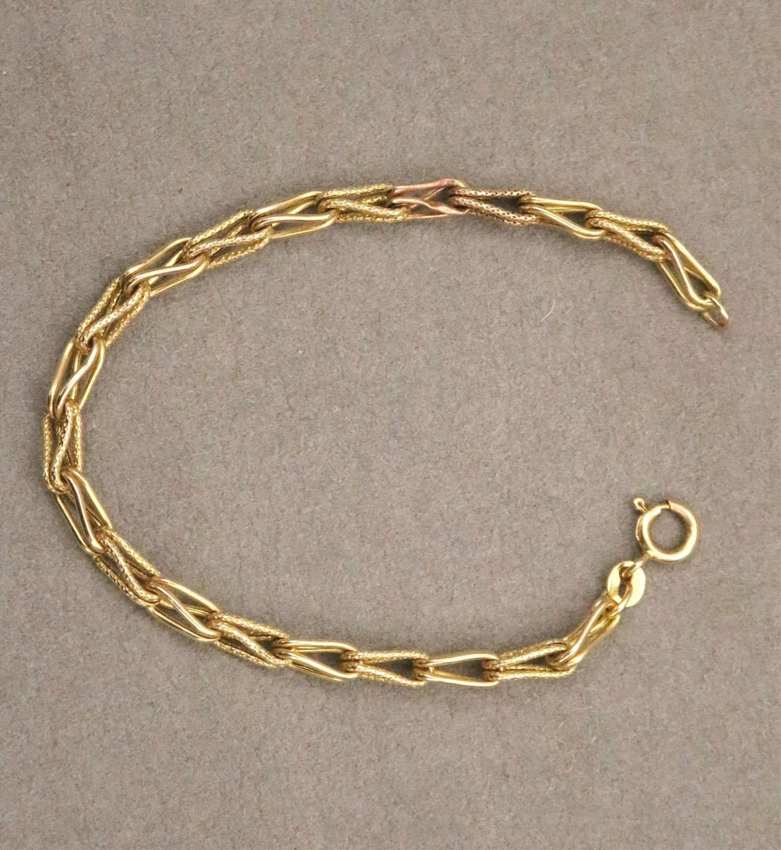 14K YELLOW GOLD FLEXIBLE CHAIN BRACELET. (1 of 10)