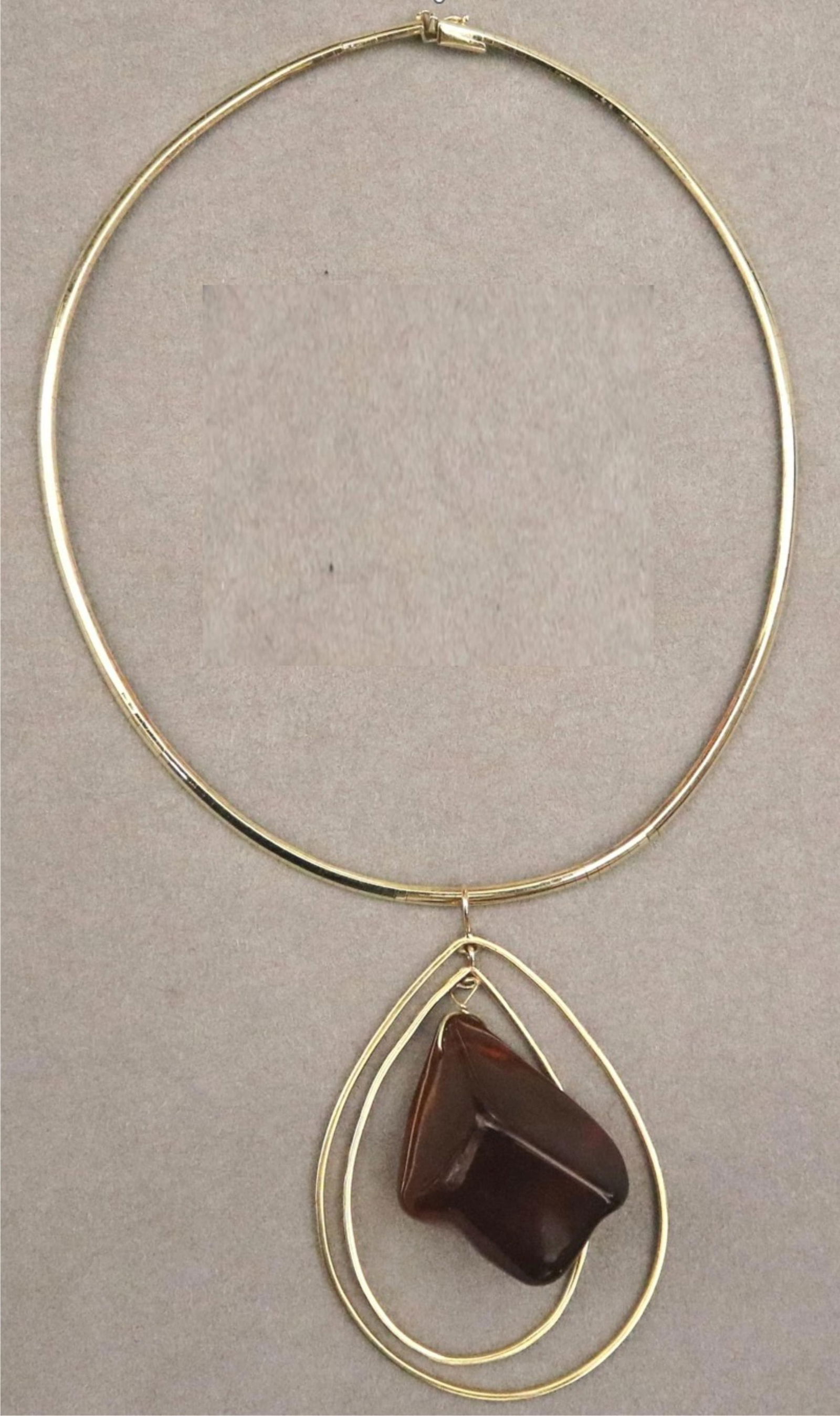 14K YELLOW FLEXIBLE STRAP CHOKER SUSPENDING AMBER PENDANT (1 of 13)