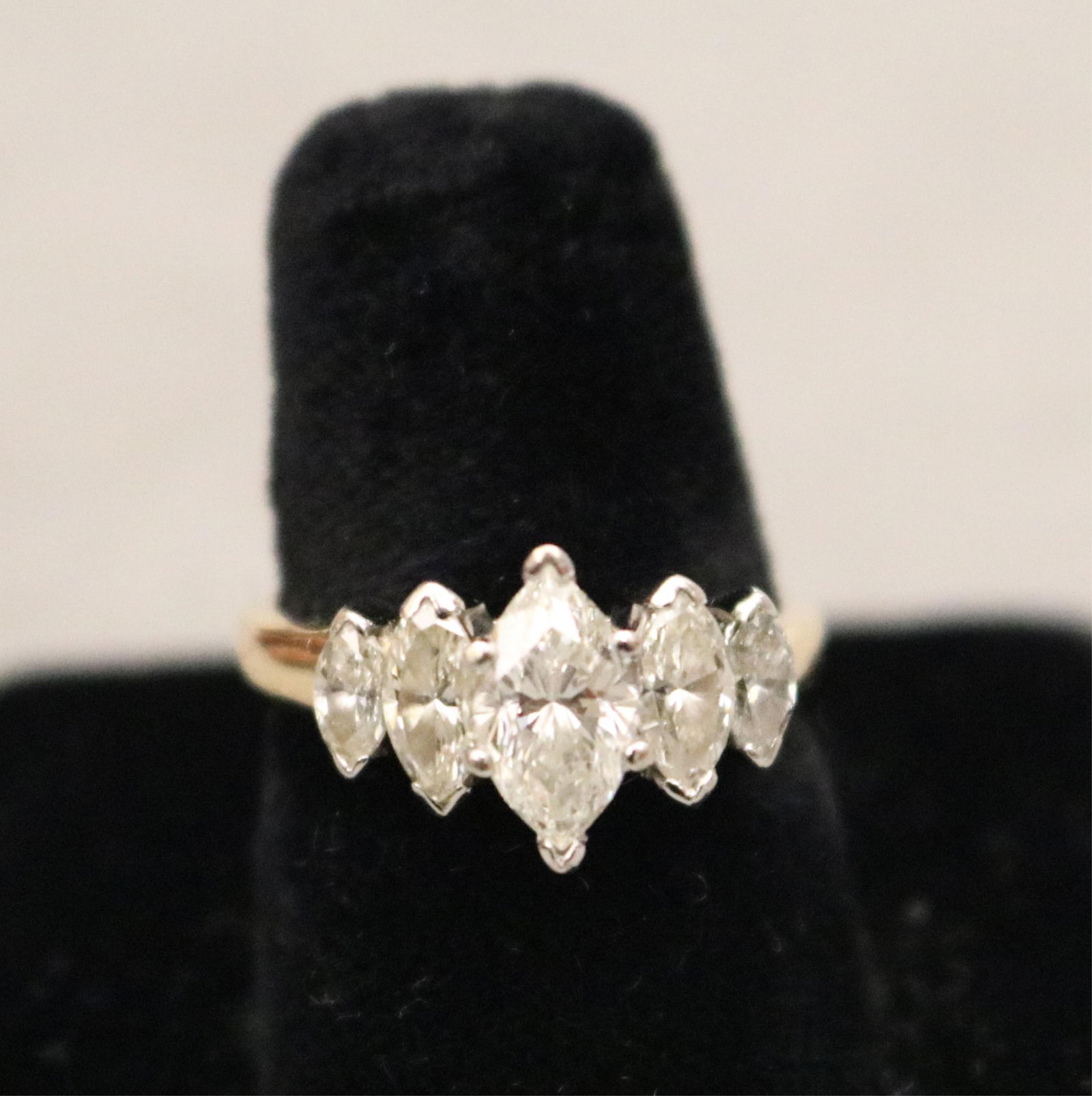 14K YELLOW GOLD AND WHITE GOLD AND DIAMOND FIVE-STONE RING Ring size: 6 1/2 (1 of 16)