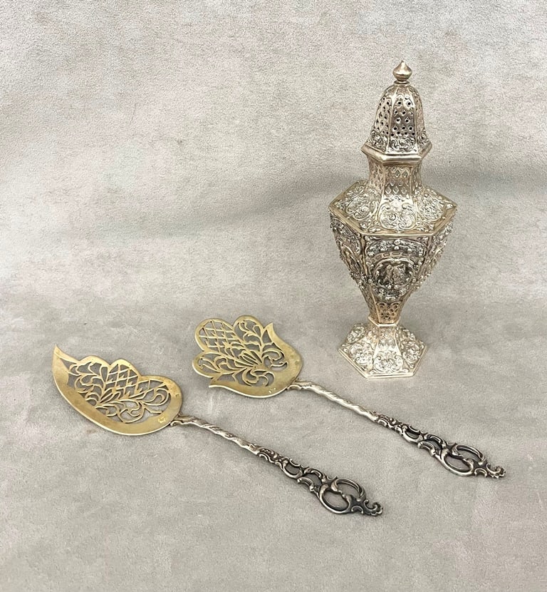 THREE ITEMS LATE 19TH CENTURY CONTINENTAL SILVER. (1 of 9)